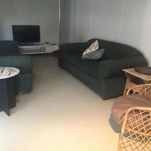 Something Different - Shedstay - Redcliffe Tourism 3
