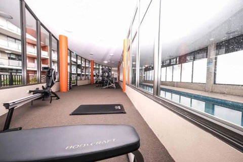 Spacious 3bed Apt With Pool & Gym Near Parramatta - Redcliffe Tourism 2