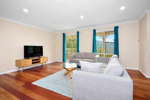 Spacious 3BR Family Haven In Upper Ferntree Gully - Redcliffe Tourism 1