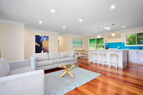 Spacious 3BR Family Haven In Upper Ferntree Gully - Redcliffe Tourism 0