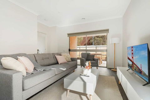 Spacious & Accessibly Friendly 3BR Home In Darley - Redcliffe Tourism 0