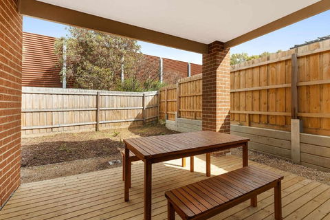 Spacious & Accessibly Friendly 3BR Home In Darley - Redcliffe Tourism 1