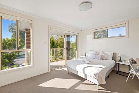 Spacious Double Ensuite Room In Revesby - Seconds To Shops - Redcliffe Tourism 0