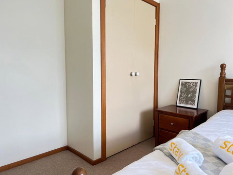 StayAU Farmstay Escape Pastoral Fruit Picking - Redcliffe Tourism 2