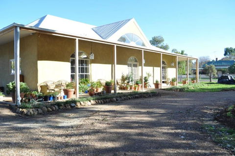 Strawbale House Bacchus Marsh - Redcliffe Tourism 0