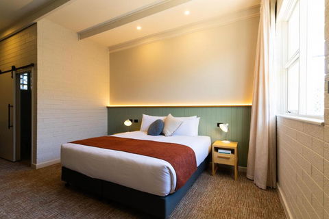 The Clovercrest Hotel Motel - Redcliffe Tourism 0