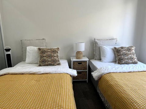 The Cosy Cottage - Redcliffe Tourism 2