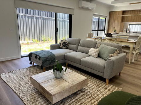 The Cosy Cottage - Redcliffe Tourism 3