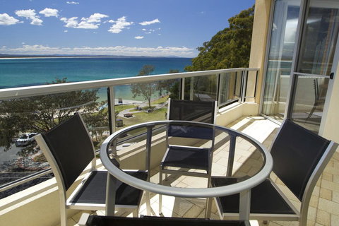 Beachpoint, Unit 401, 28 North Street - Redcliffe Tourism 2