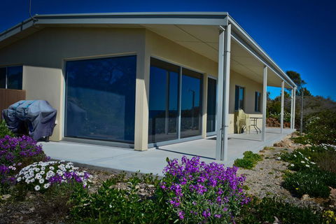 Beachside - Redcliffe Tourism 3