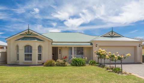 Beachside At Normanville - 7 Ronald Street - Redcliffe Tourism 1