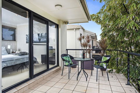 Beachside At Sapphire - Redcliffe Tourism 2