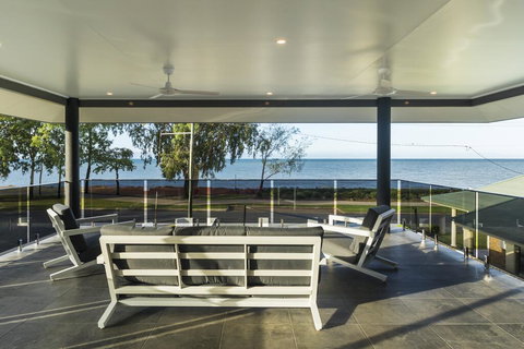 Beachside Bliss In Clifton Beach - Redcliffe Tourism 0