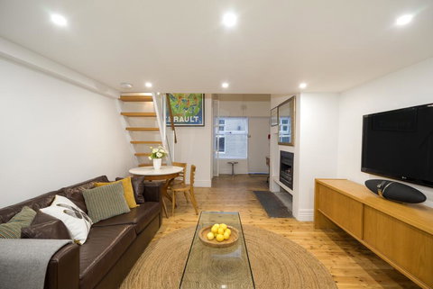 Beachside Luxury Loft Apartment - Redcliffe Tourism 1