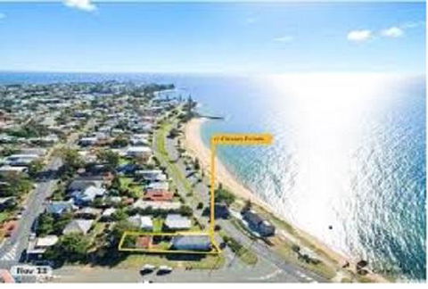 Beachside Queenslander - Redcliffe Tourism 0