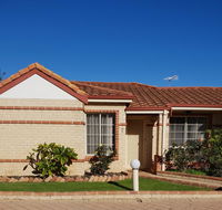 Beachside Retreat 2 - Redcliffe Tourism