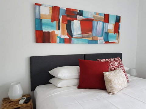 Beau Monde Apartments Newcastle - Worth Place Apartment - Redcliffe Tourism 1