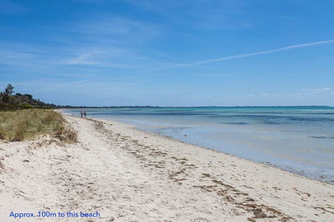 Beautiful Beachfront Apartment At Capel Sound - Redcliffe Tourism 0