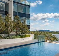 Beautiful Modern Lake View Apartment - Redcliffe Tourism