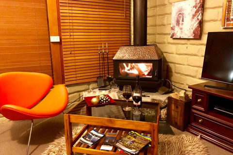 BEAUTIFUL RETREAT - 20 Mins To CBD And Only 10 Mins To MONA! - Redcliffe Tourism 3