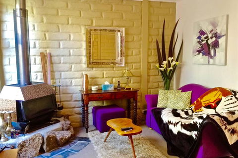 BEAUTIFUL RETREAT - 20 Mins To CBD And Only 10 Mins To MONA! - Redcliffe Tourism 2