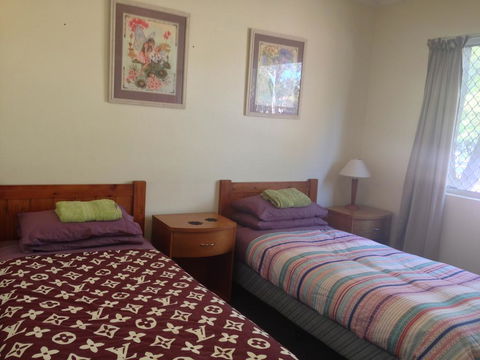 Bellevue Family Comforts, Amenities - Redcliffe Tourism 1