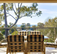 Bellima Beach House' 9 Jackson Close - huge duplex with air con and fabulous views - Redcliffe Tourism
