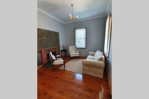 Bellview Holiday House - Redcliffe Tourism 3