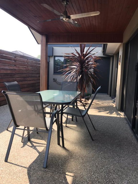 Ben's Place - Modern & Convenient - Redcliffe Tourism 3