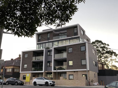Benalong Apartment - At Gladesville - Redcliffe Tourism 0