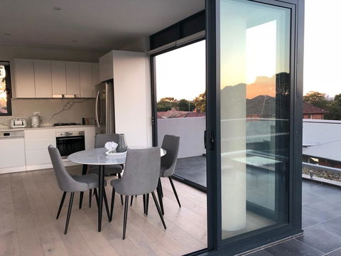 Benalong Apartment - At Gladesville - Redcliffe Tourism 2
