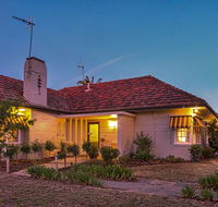 Benson House  Benson Lodge - Redcliffe Tourism