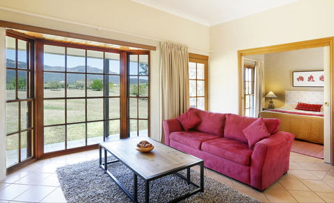 Berenbell Vineyard Retreat - Redcliffe Tourism 1