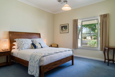 Berkeley Street Townhouse - Redcliffe Tourism 2