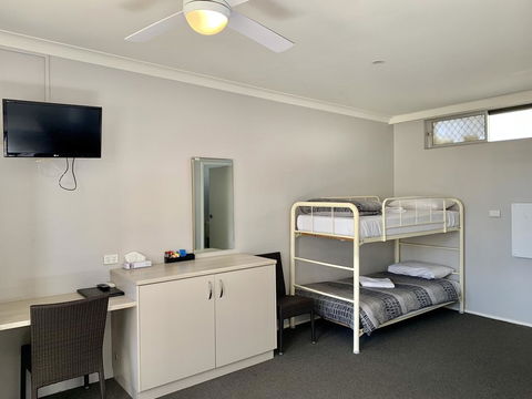 Bermagui Beach Hotel - Redcliffe Tourism 1