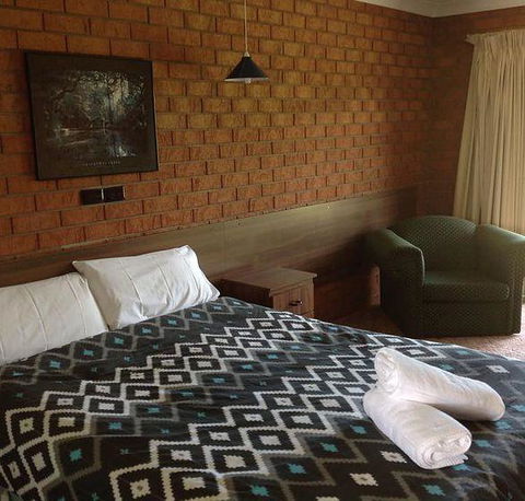 Berrigan Motel - Redcliffe Tourism 2