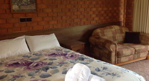 Berrigan Motel - Redcliffe Tourism 3
