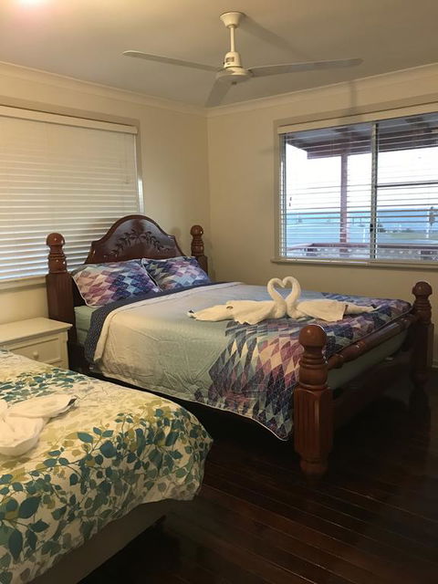 Best Beach Villa - Redcliffe Tourism 2