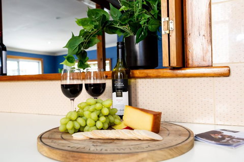 Best Central House - SLEEPS 11 !! - Redcliffe Tourism 3