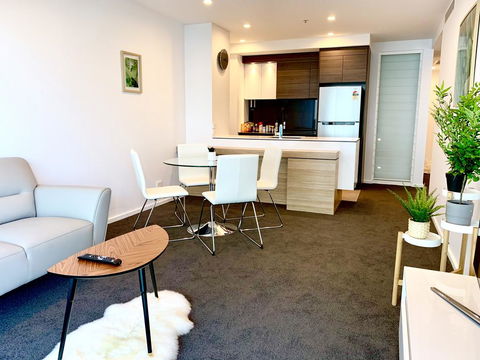Best Located Brand New Apartment In Canberra CBD - Redcliffe Tourism 0
