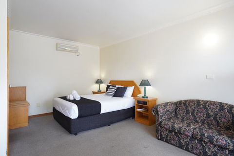 Best Westlander Motor Inn - Redcliffe Tourism 1