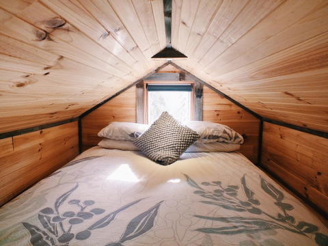 Big Tiny Seven Hills Tiny House, Tallarook - Redcliffe Tourism 3