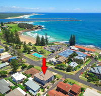 Bimbadeen Unit 3 - across from the beach - lift in complex - Redcliffe Tourism