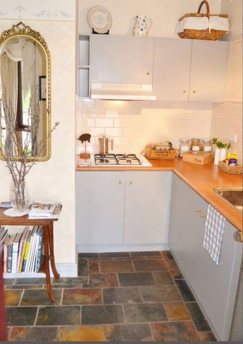 Bindley House B&B Cottage - Redcliffe Tourism 3