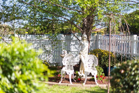 BIRCHES B&B - Redcliffe Tourism 2