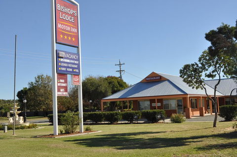 Bishop's Lodge Motor Inn - Redcliffe Tourism 0