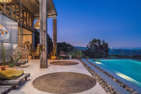 Blackbird Luxury Accommodation - Redcliffe Tourism 1