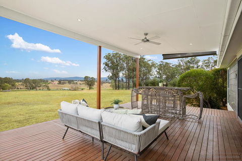 Blackwattle Retreats - Redcliffe Tourism 1