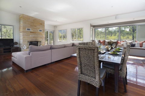 Blue Cliff Retreat - Redcliffe Tourism 2