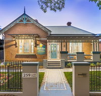 Blue Door Apartments Spacious CBD Apartment - Redcliffe Tourism